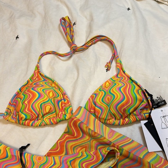 Kendall + Kylie 3 Piece Multi Swirl Swimsuit Set Size Large Pink Orange Blue - Picture 2 of 7
